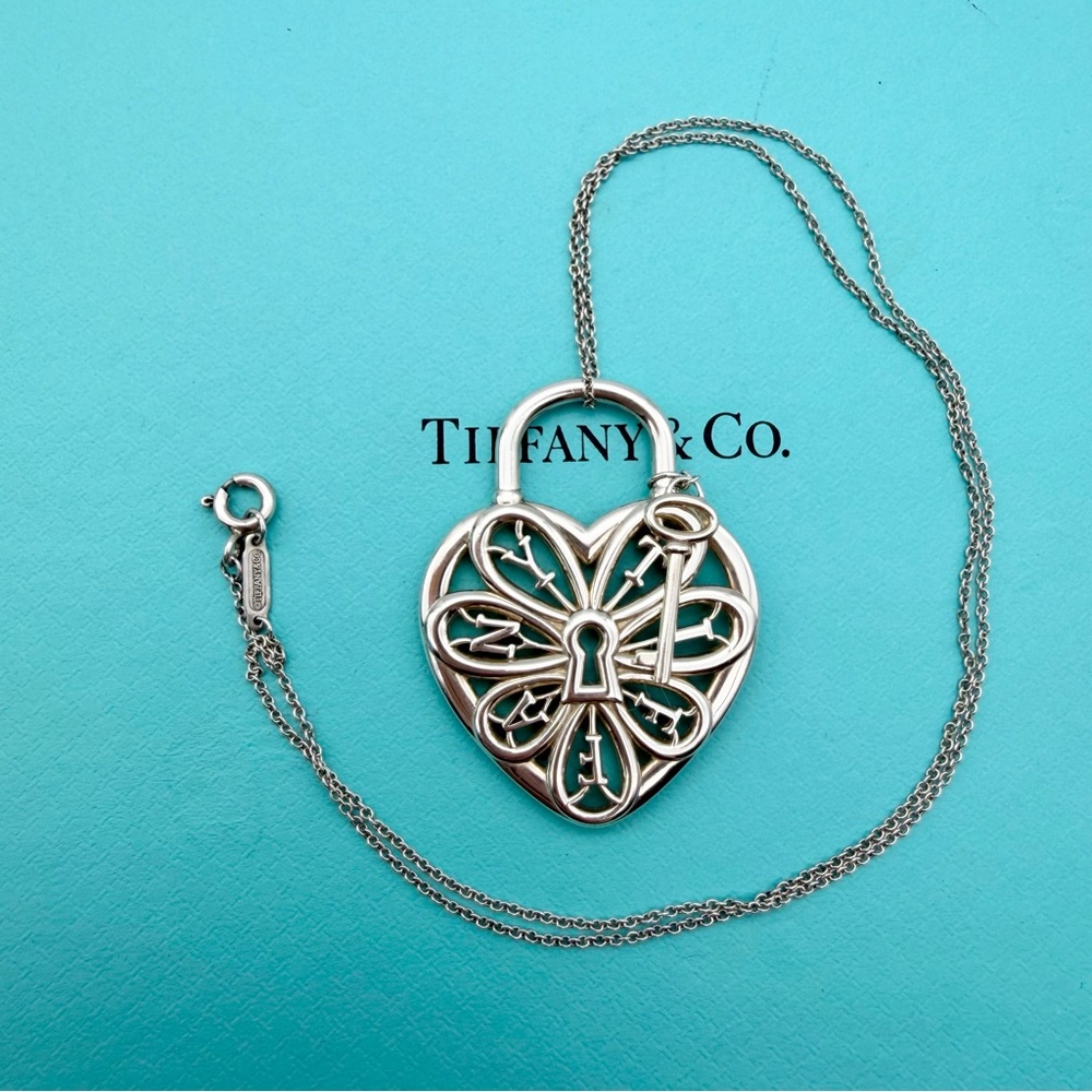 Tiffany & Co. 16” XL enchant filigree heart w key necklace sterling silver - Picture 3 of 10